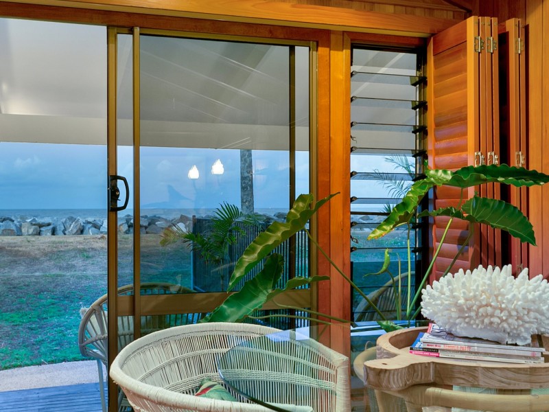 111 O’Shea Esplanade, Machans Beach QLD 4878