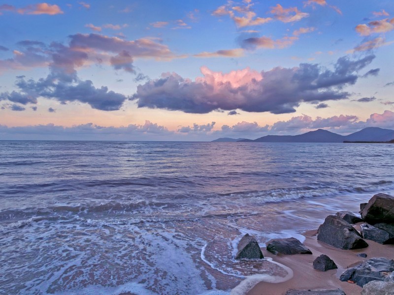 111 O’Shea Esplanade, Machans Beach QLD 4878