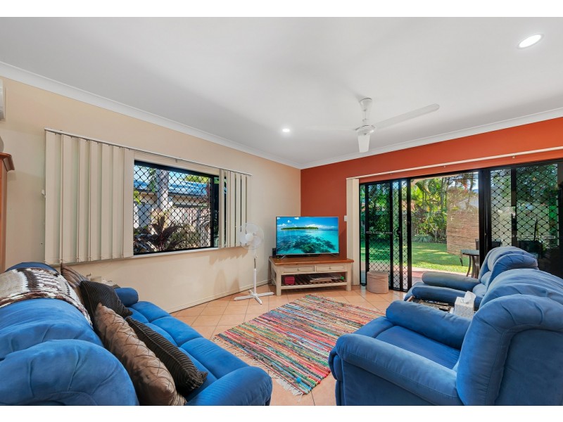 7 Tribulation Close, Kewarra Beach QLD 4879