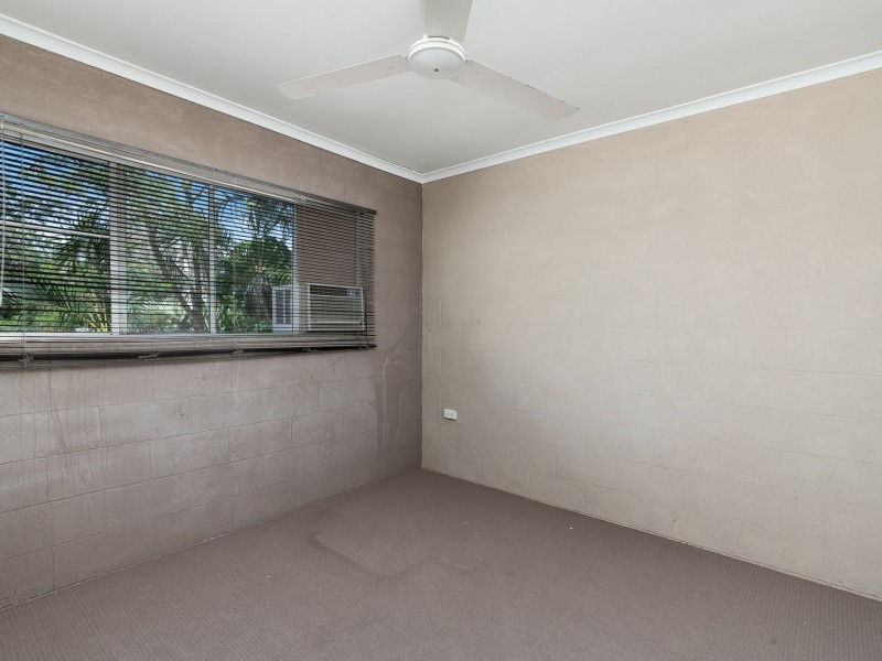 2/21 Bouganvillea Street, Holloways Beach QLD 4878