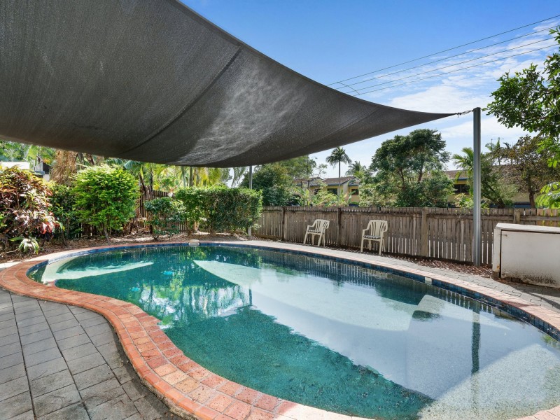 2/21 Bouganvillea Street, Holloways Beach QLD 4878