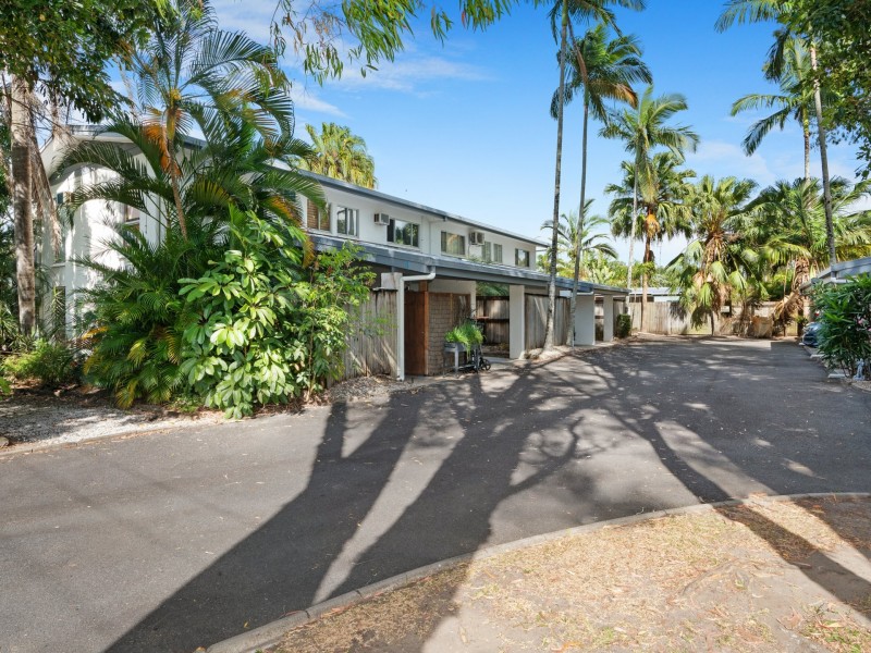 2/21 Bouganvillea Street, Holloways Beach QLD 4878