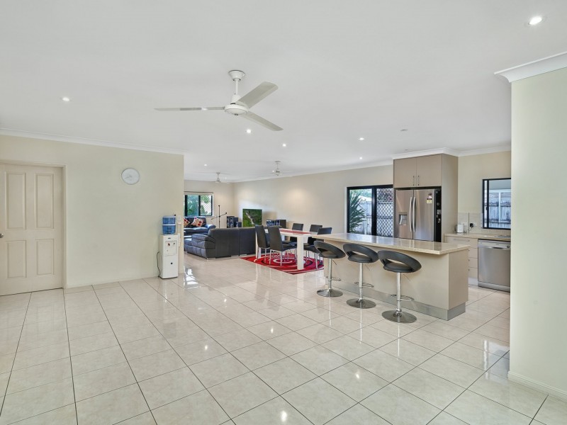 12 Norfolk Close, Holloways Beach QLD 4878