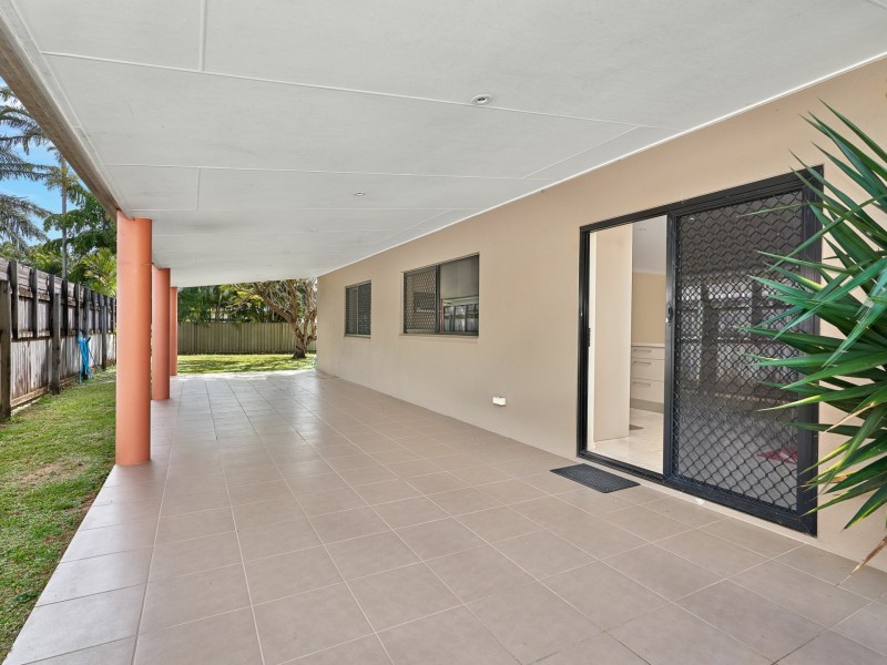 12 Norfolk Close, Holloways Beach QLD 4878