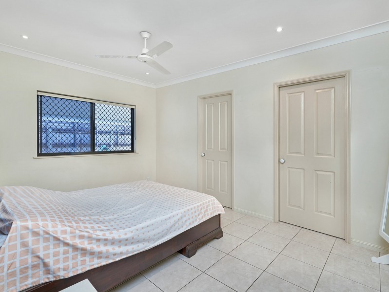 12 Norfolk Close, Holloways Beach QLD 4878