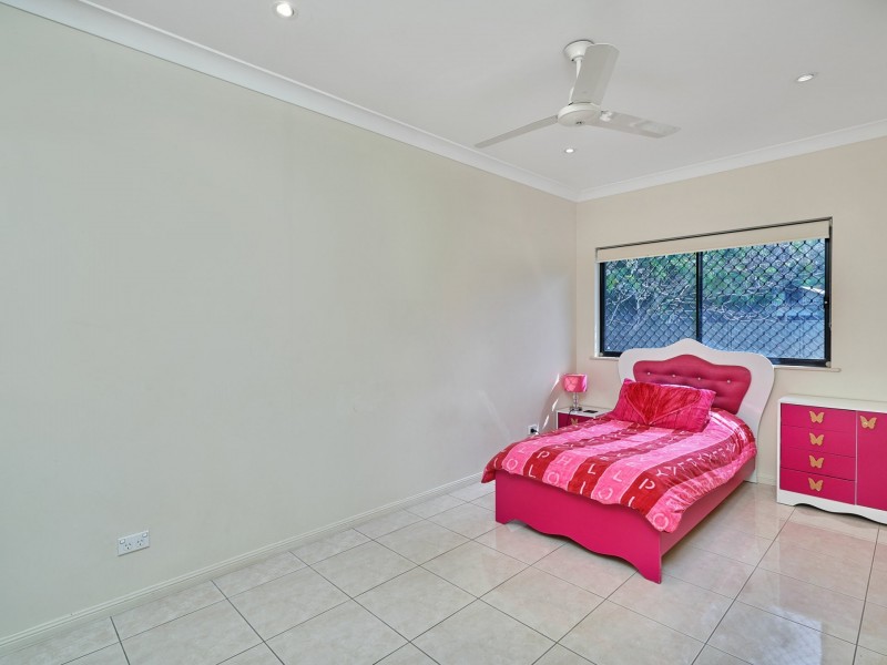 12 Norfolk Close, Holloways Beach QLD 4878