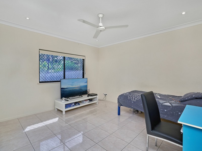 12 Norfolk Close, Holloways Beach QLD 4878