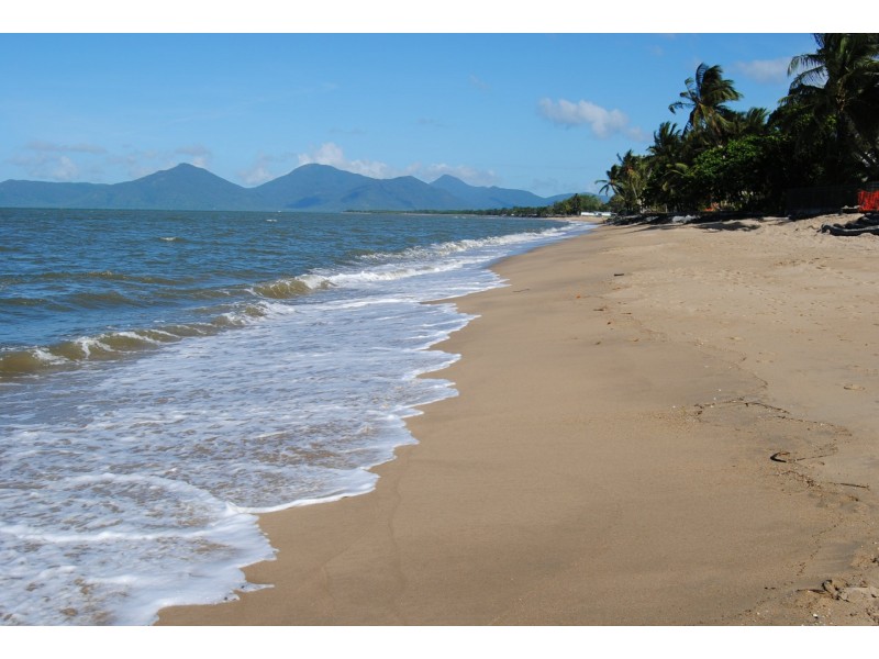 12 Norfolk Close, Holloways Beach QLD 4878