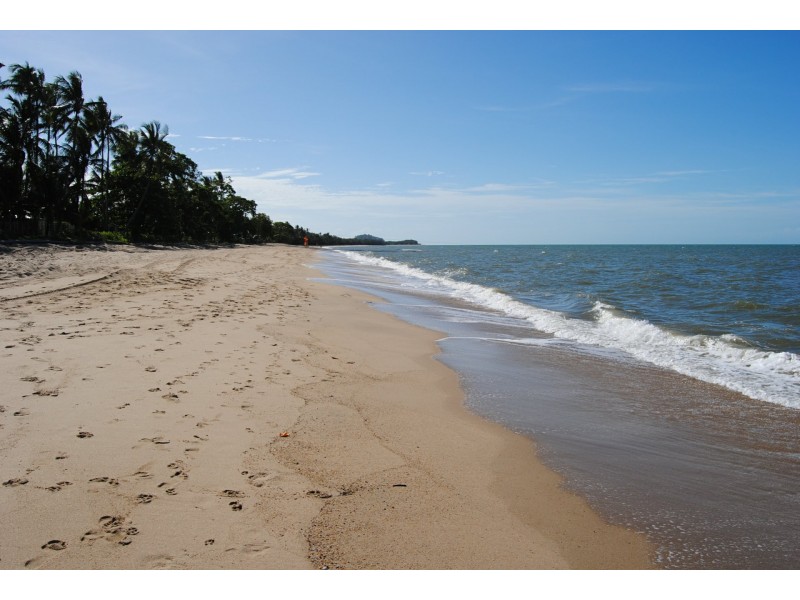 12 Norfolk Close, Holloways Beach QLD 4878