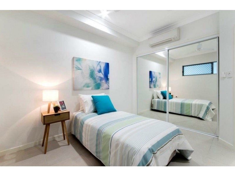2/43-45 Sims Esplanade, Yorkeys Knob QLD 4878
