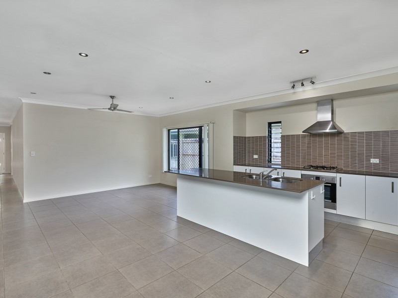 2/43-45 Sims Esplanade, Yorkeys Knob QLD 4878