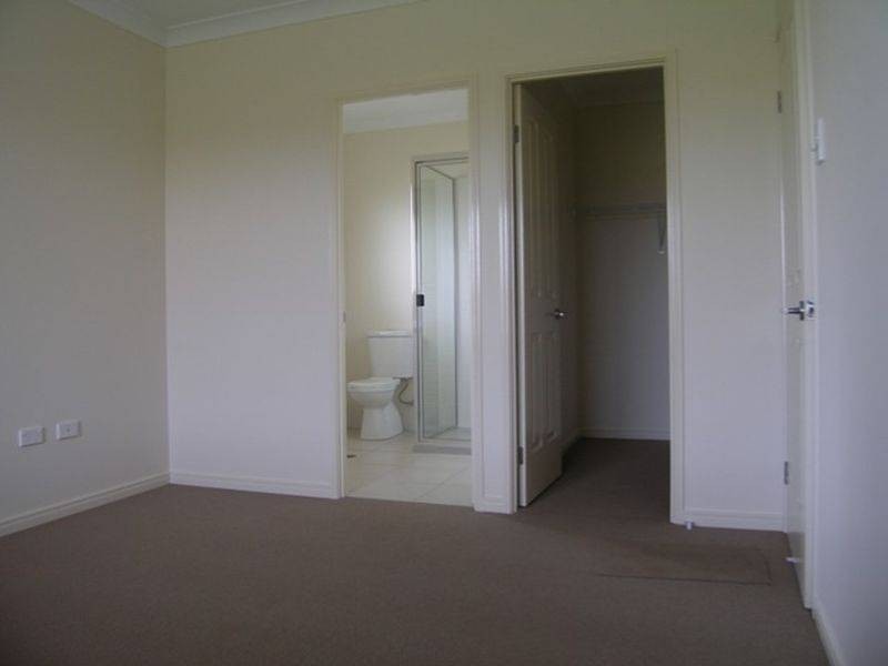 10 Liontown Way, Trinity Park QLD 4879