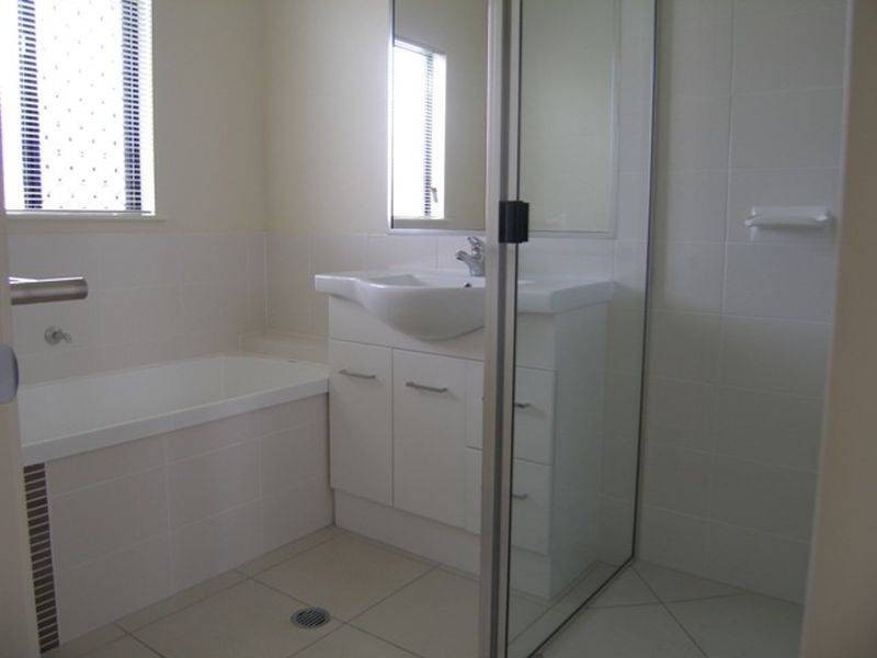 10 Liontown Way, Trinity Park QLD 4879