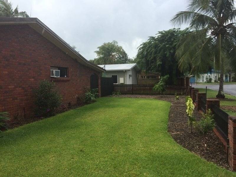 4 Tristania Street, Holloways Beach QLD 4878