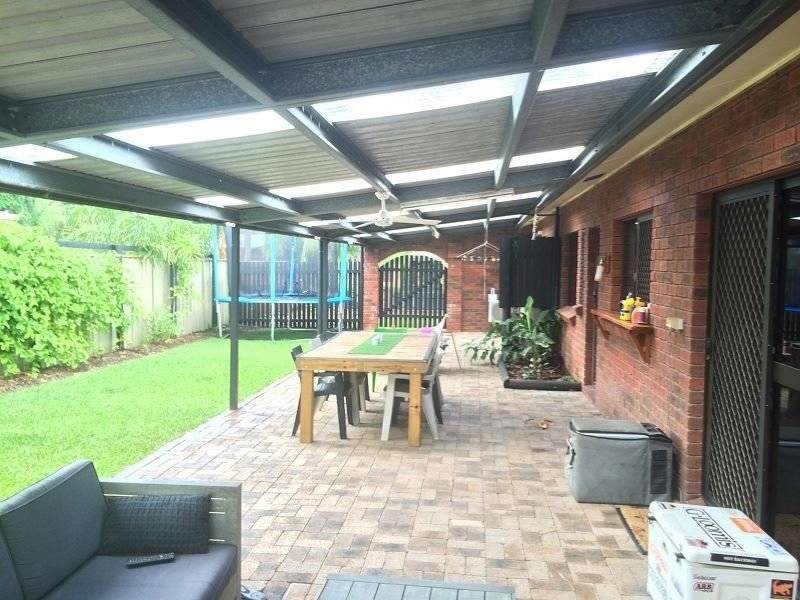 4 Tristania Street, Holloways Beach QLD 4878