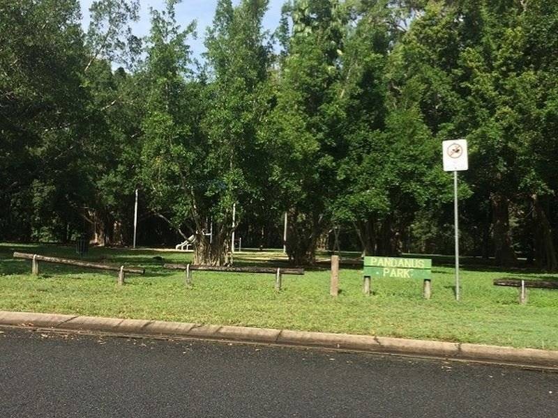 4 Tristania Street, Holloways Beach QLD 4878