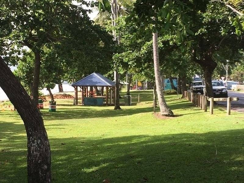 4 Tristania Street, Holloways Beach QLD 4878