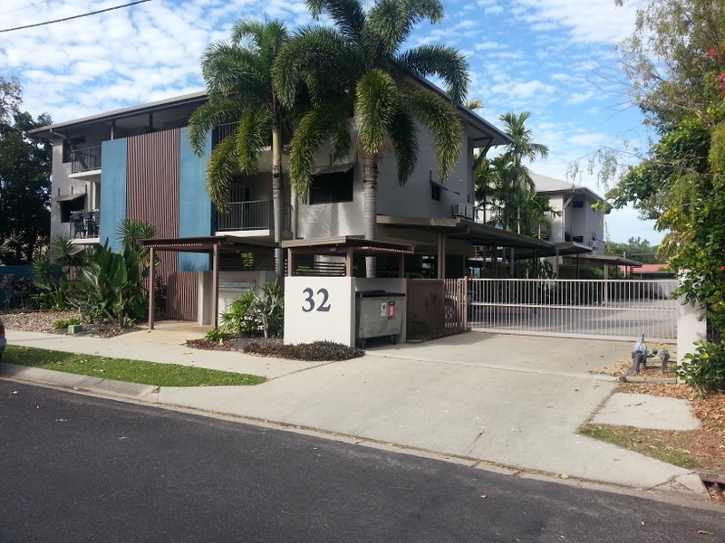 1/32 Best Street, Yorkeys Knob QLD 4878