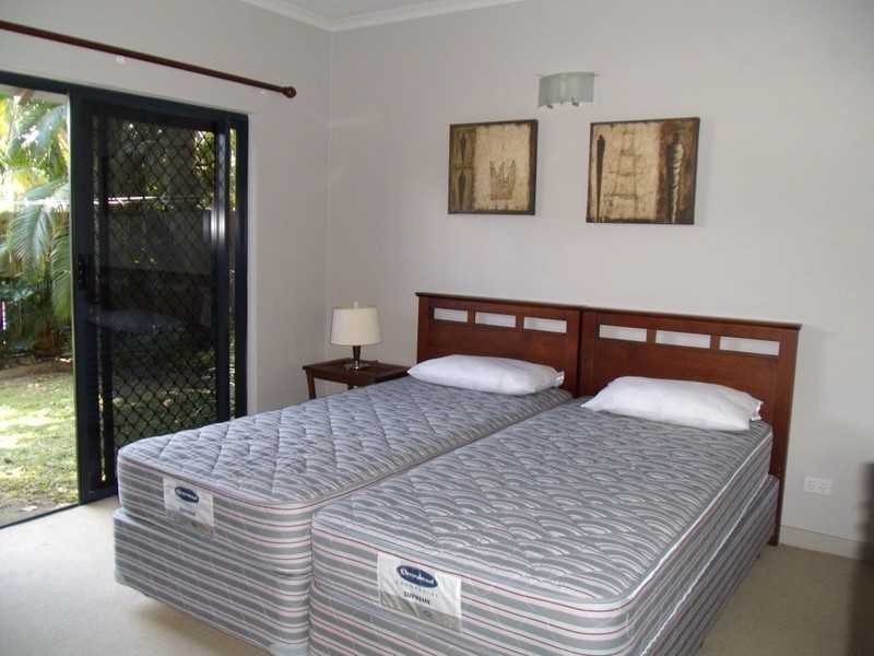 1/32 Best Street, Yorkeys Knob QLD 4878