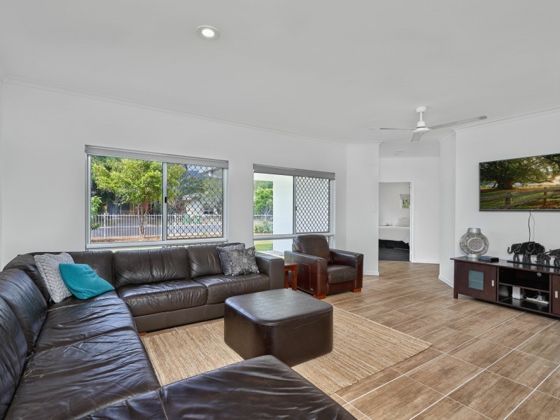 50 Sidlaw Street, Smithfield QLD 4878