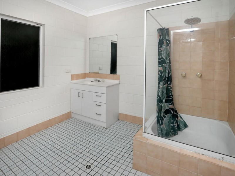 11/527 Varley Street, Yorkeys Knob QLD 4878