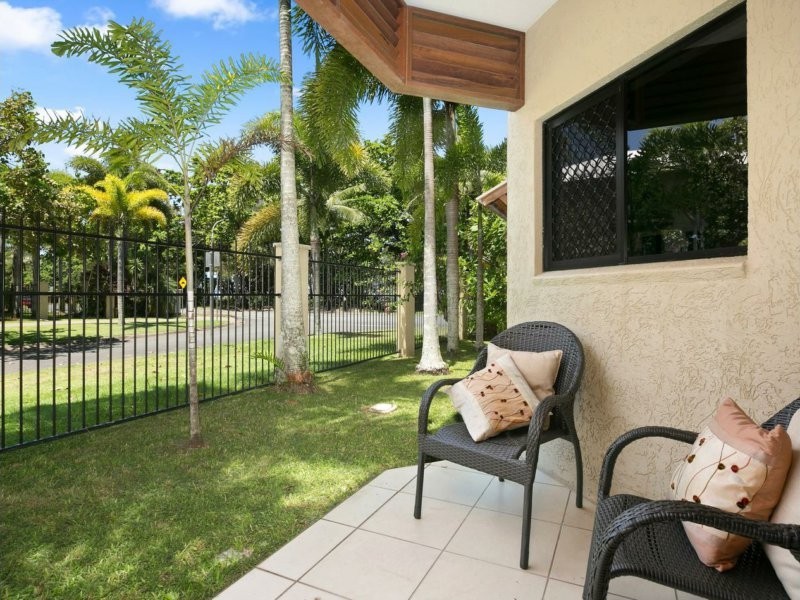 2/69 Sims Esplanade, Yorkeys Knob QLD 4878