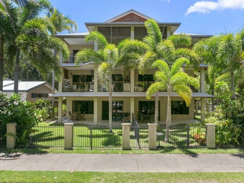 2/69 Sims Esplanade, Yorkeys Knob QLD 4878