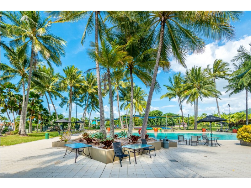 2 Bedroom/57 Paradise Palms, Kewarra Beach QLD 4879