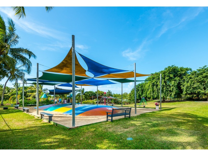 2 Bedroom/57 Paradise Palms, Kewarra Beach QLD 4879