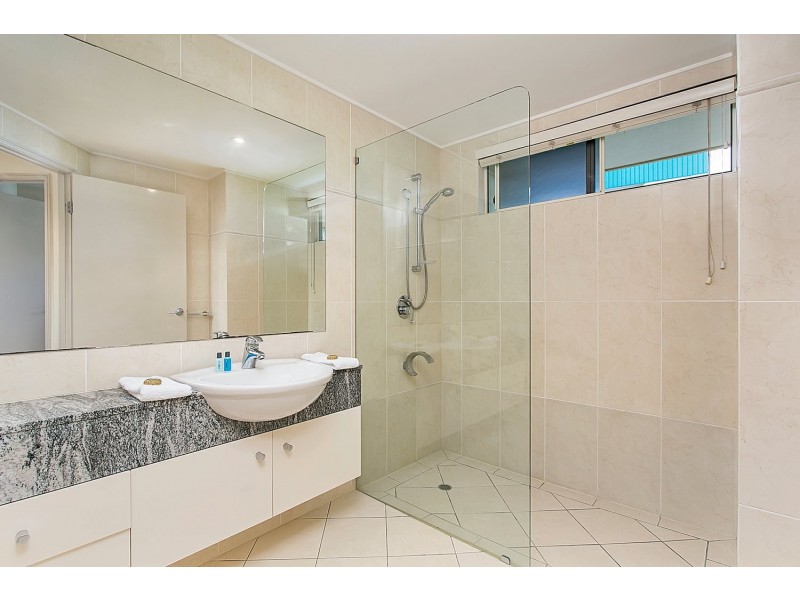 4/77 Arlington Esplanade, Clifton Beach QLD 4879