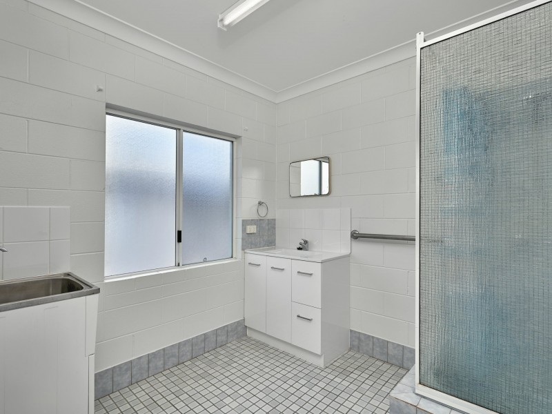 4/499 Varley St, Yorkeys Knob QLD 4878