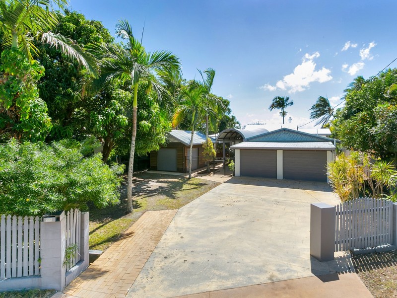 111 O’Shea Esplanade, Machans Beach QLD 4878