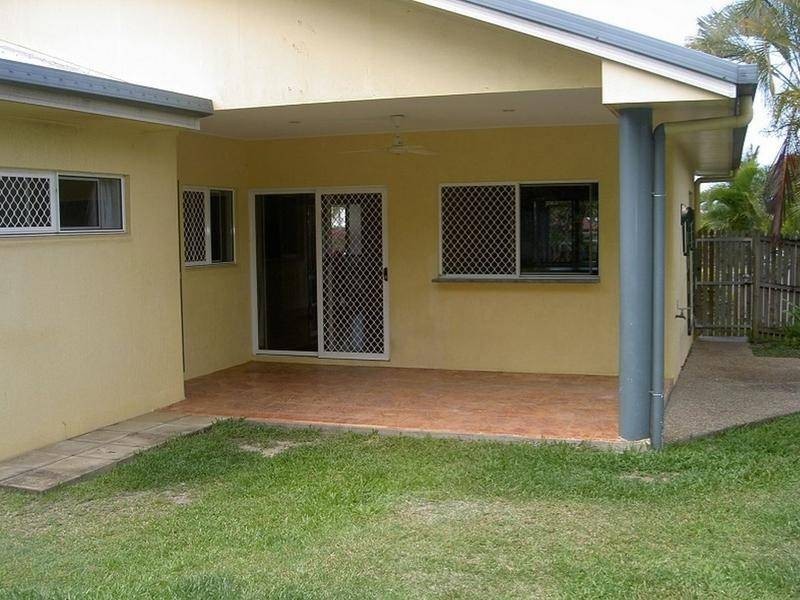2 Whale Close, Kewarra Beach QLD 4879