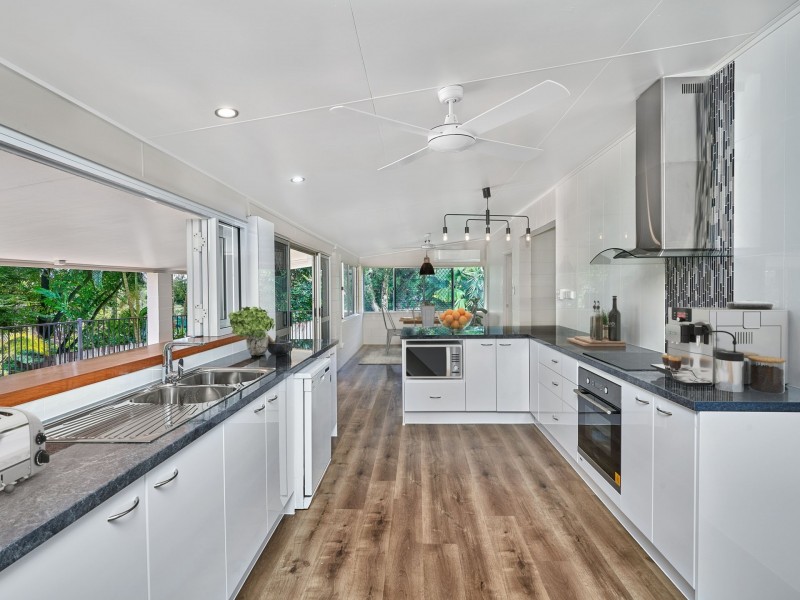 15 Barnes Street, Earlville QLD 4870