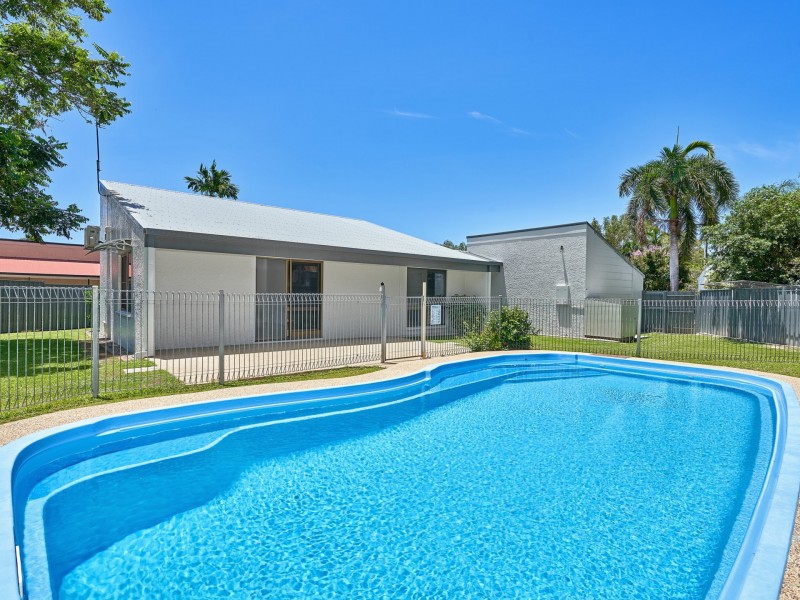 6 Ribbon Close, Clifton Beach QLD 4879