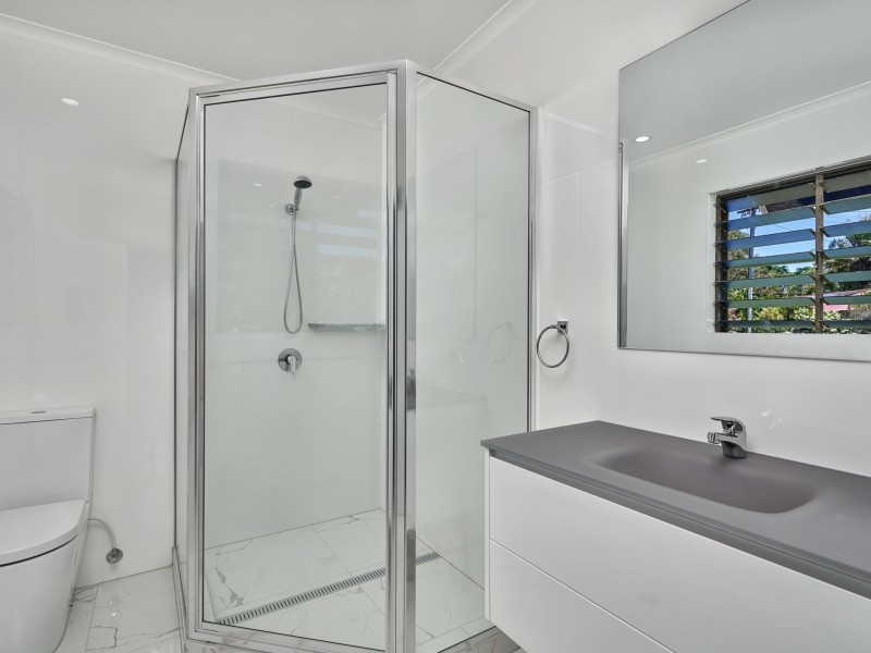 6 Ribbon Close, Clifton Beach QLD 4879