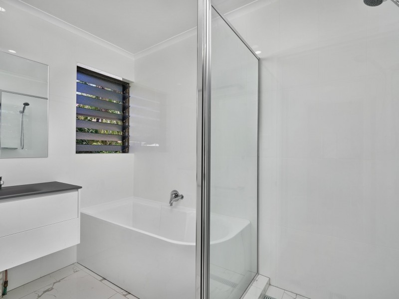 6 Ribbon Close, Clifton Beach QLD 4879