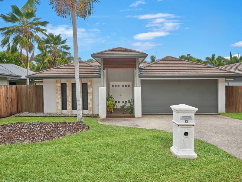 12 SAVAII CLOSE, Palm Cove QLD 4879