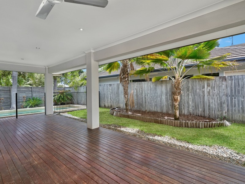 12 SAVAII CLOSE, Palm Cove QLD 4879