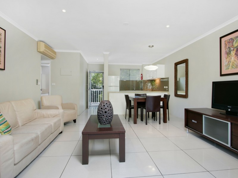 Apartment 214/305-341 Coral Coast Drive, Palm Cove QLD 4879