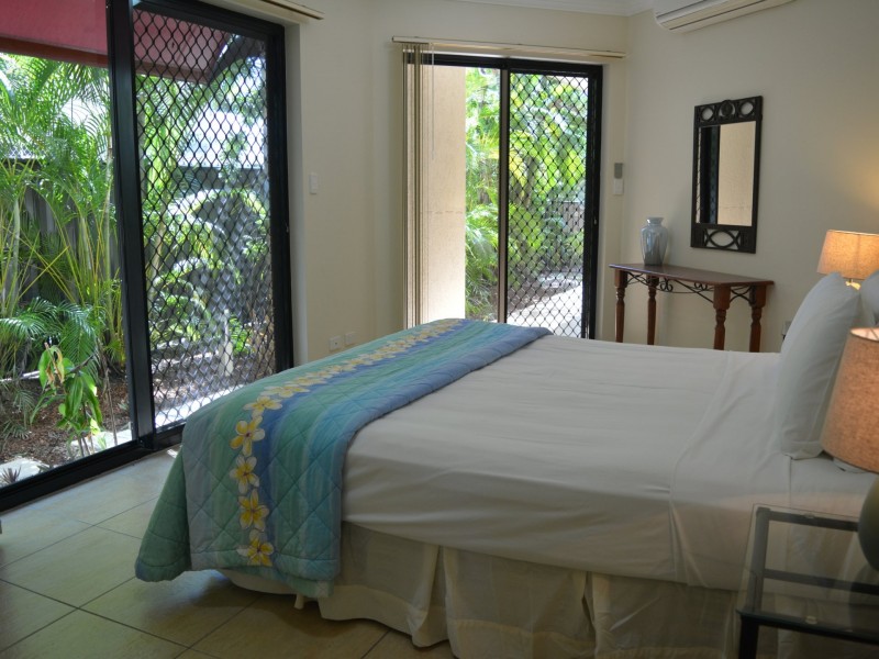 2/77 Sims Esplanade, Yorkeys Knob QLD 4878