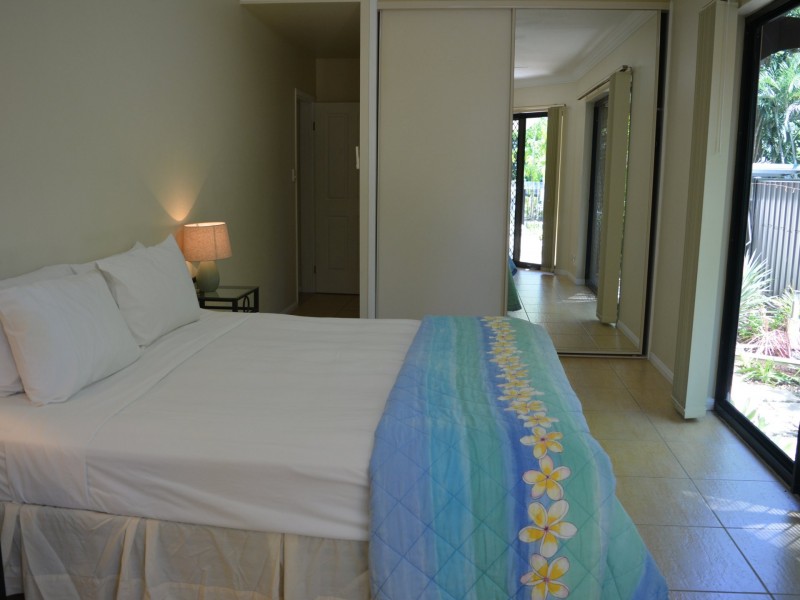 2/77 Sims Esplanade, Yorkeys Knob QLD 4878