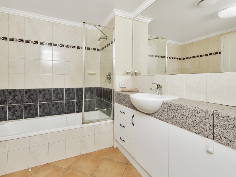 2/77 Sims Esplanade, Yorkeys Knob QLD 4878