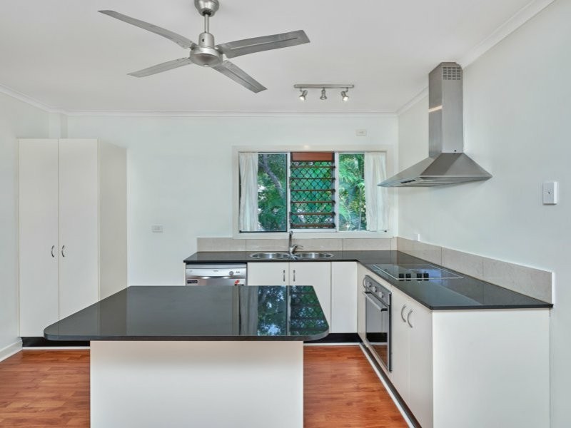 2/15 Amphora St, Palm Cove QLD 4879