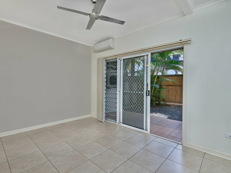 2/15 Amphora St, Palm Cove QLD 4879