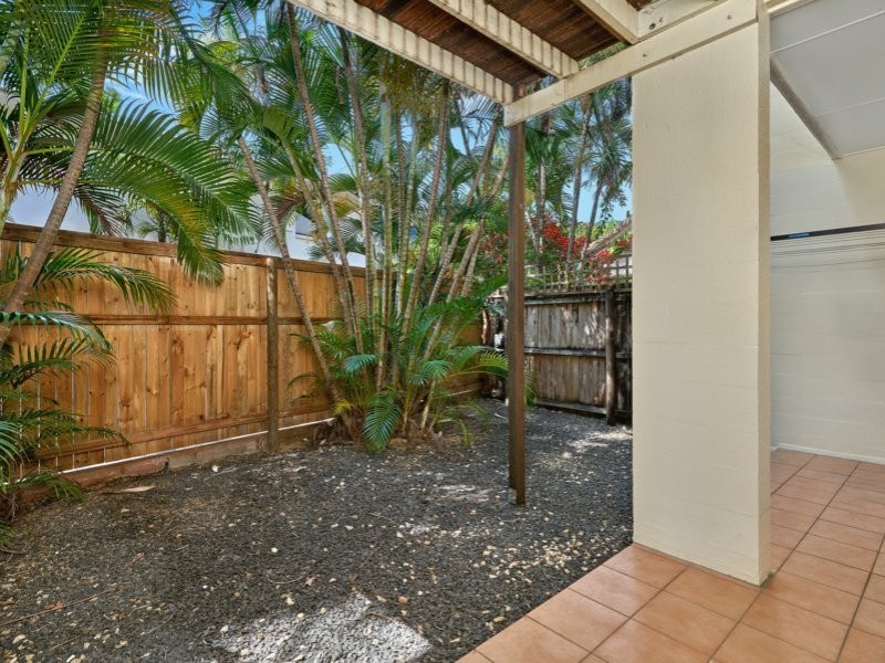 2/15 Amphora St, Palm Cove QLD 4879