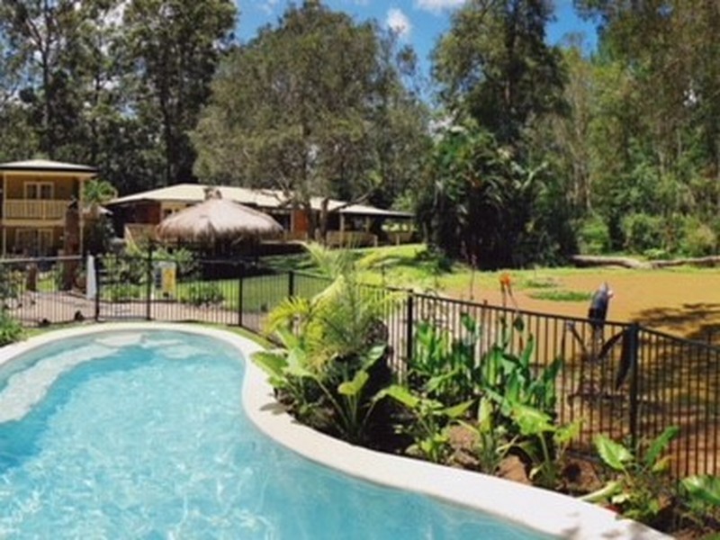16 Nicolle Court, Mooloolah Valley QLD 4553