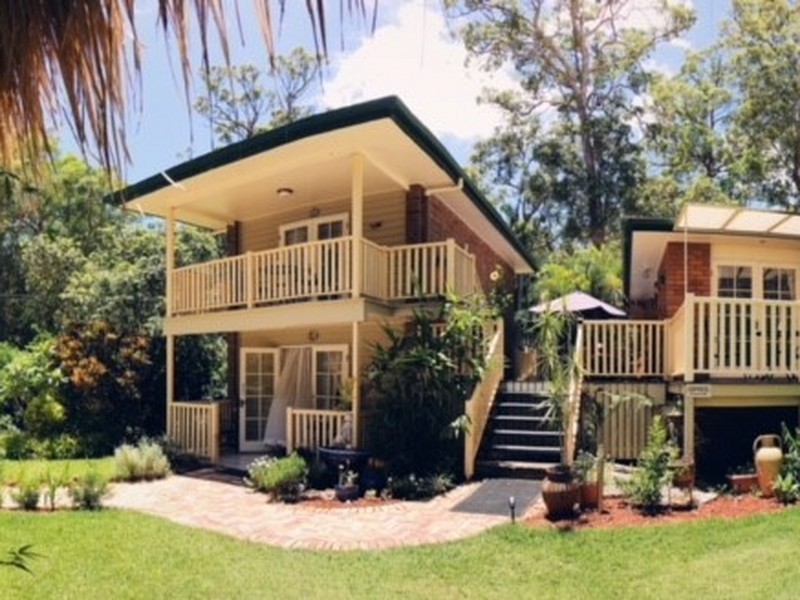 16 Nicolle Court, Mooloolah Valley QLD 4553