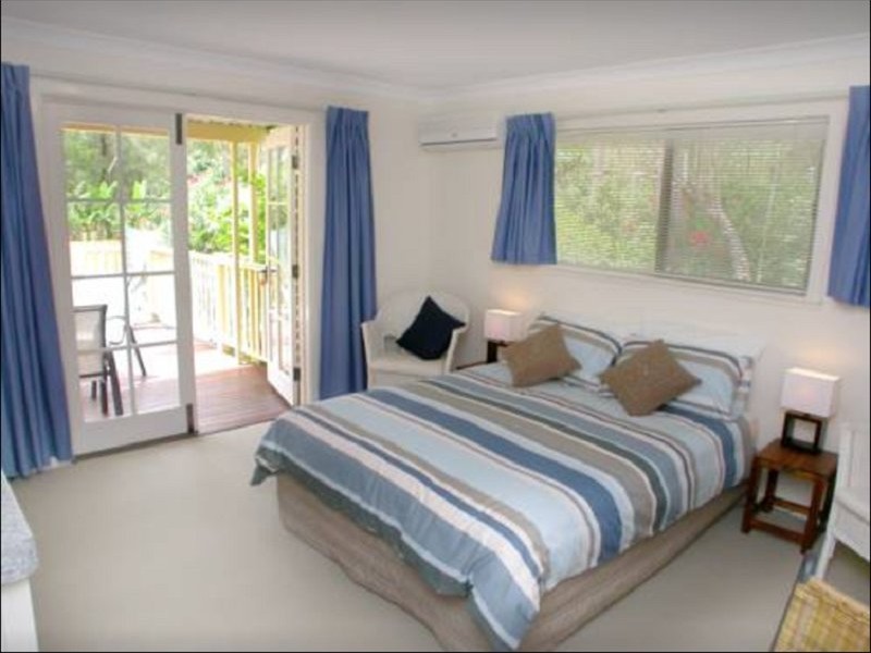 16 Nicolle Court, Mooloolah Valley QLD 4553
