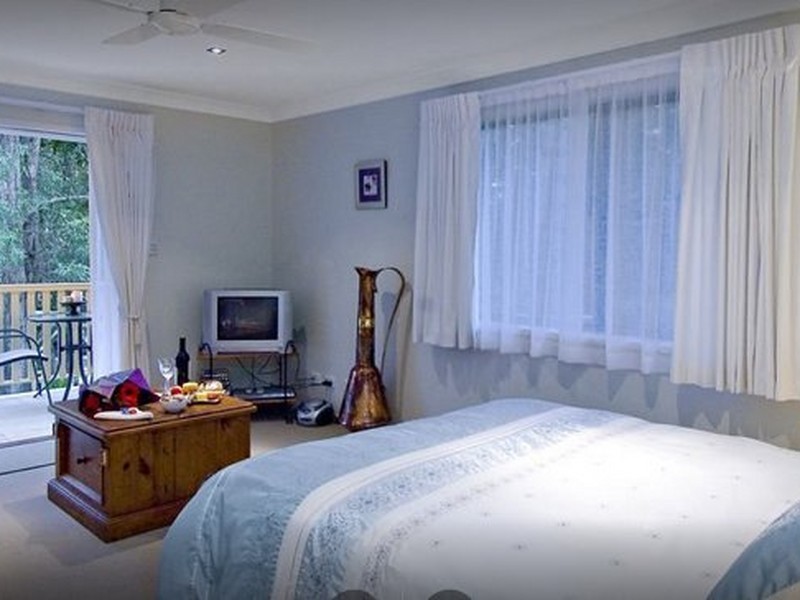 16 Nicolle Court, Mooloolah Valley QLD 4553